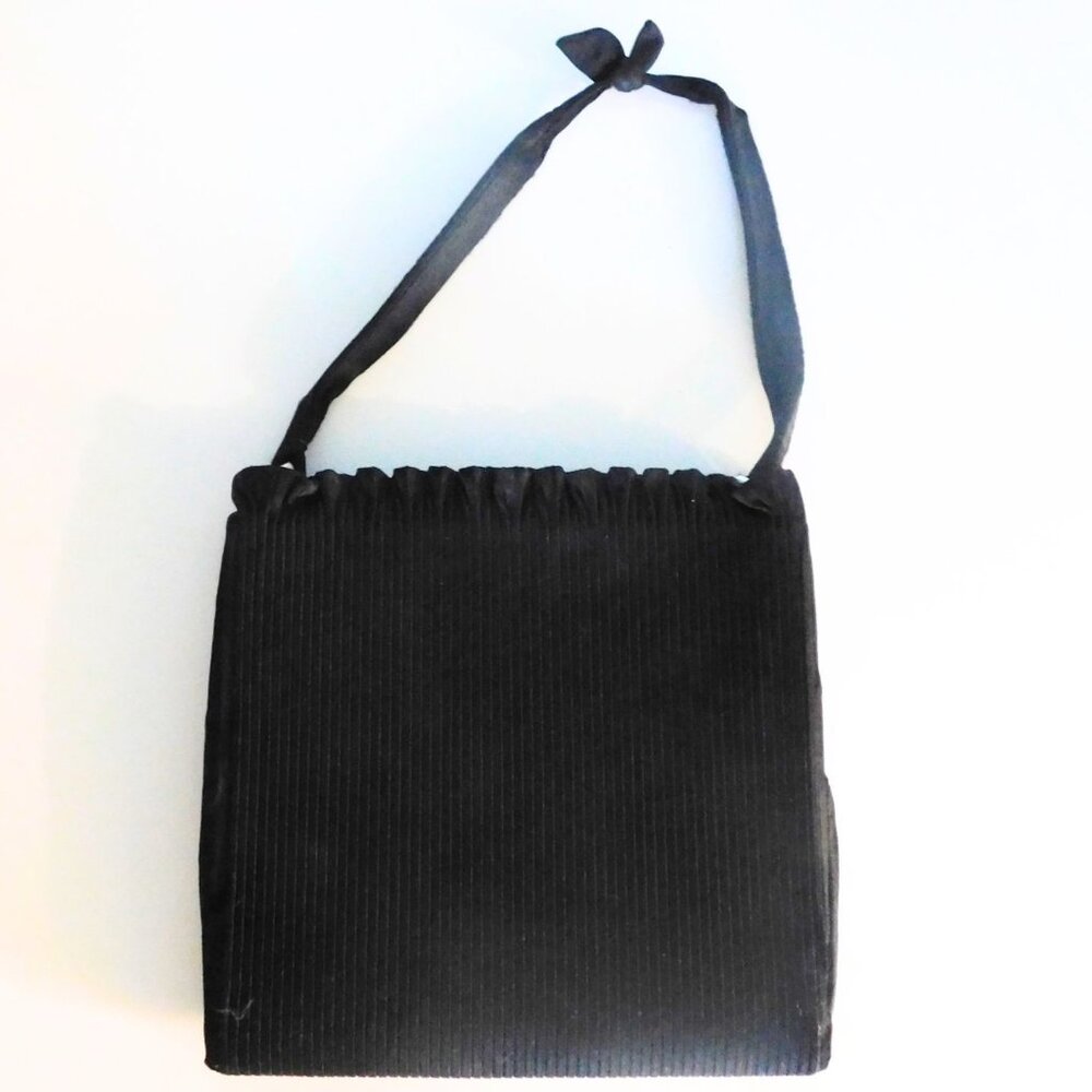 Vintage Textured Handbag